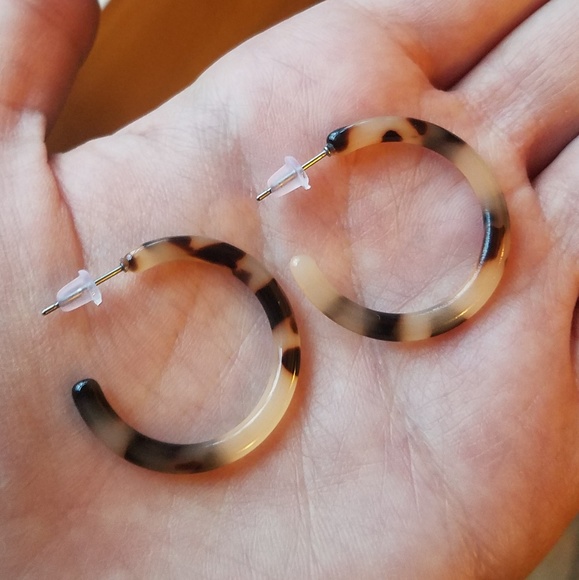 Jewelry - NWOT Tortoise Shell Leopard Hoop Earrings